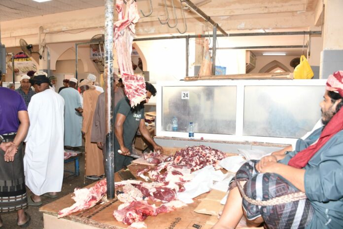 صحيفة اليوم العمانية - رصد الحركة التجارية والشرائية للسوق بمحافظة ظفار استعدادا لشهر رمضان الكريم