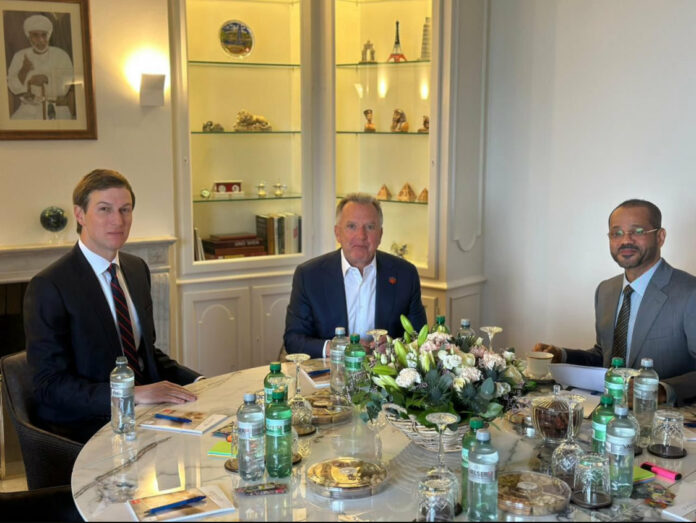 صحيفة اليوم العمانية - تحت صورة السلطان قابوس.. جنيف تستضيف جولة حوار جديدة بين طهران وواشنطن