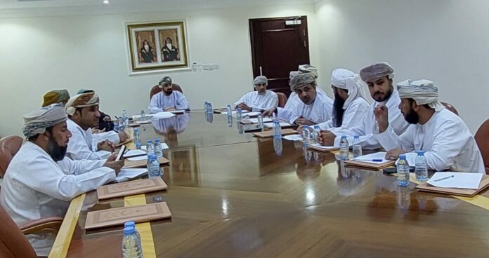 صحيفة اليوم العمانية - ولاية الحمراء تناقش مراحل تنفيذ مشروع التجديد الحضري وتوفير الخدمات الأساسية
