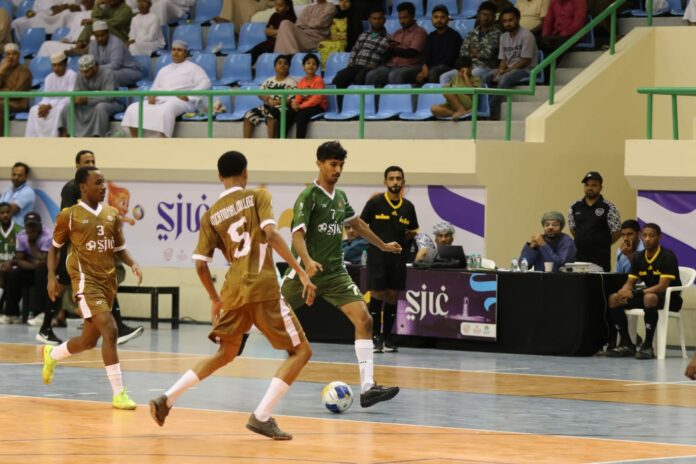 صحيفة اليوم العمانية - إثارة كبيرة في انطلاق بطولة غازي الرمضانية لكرة الصالات