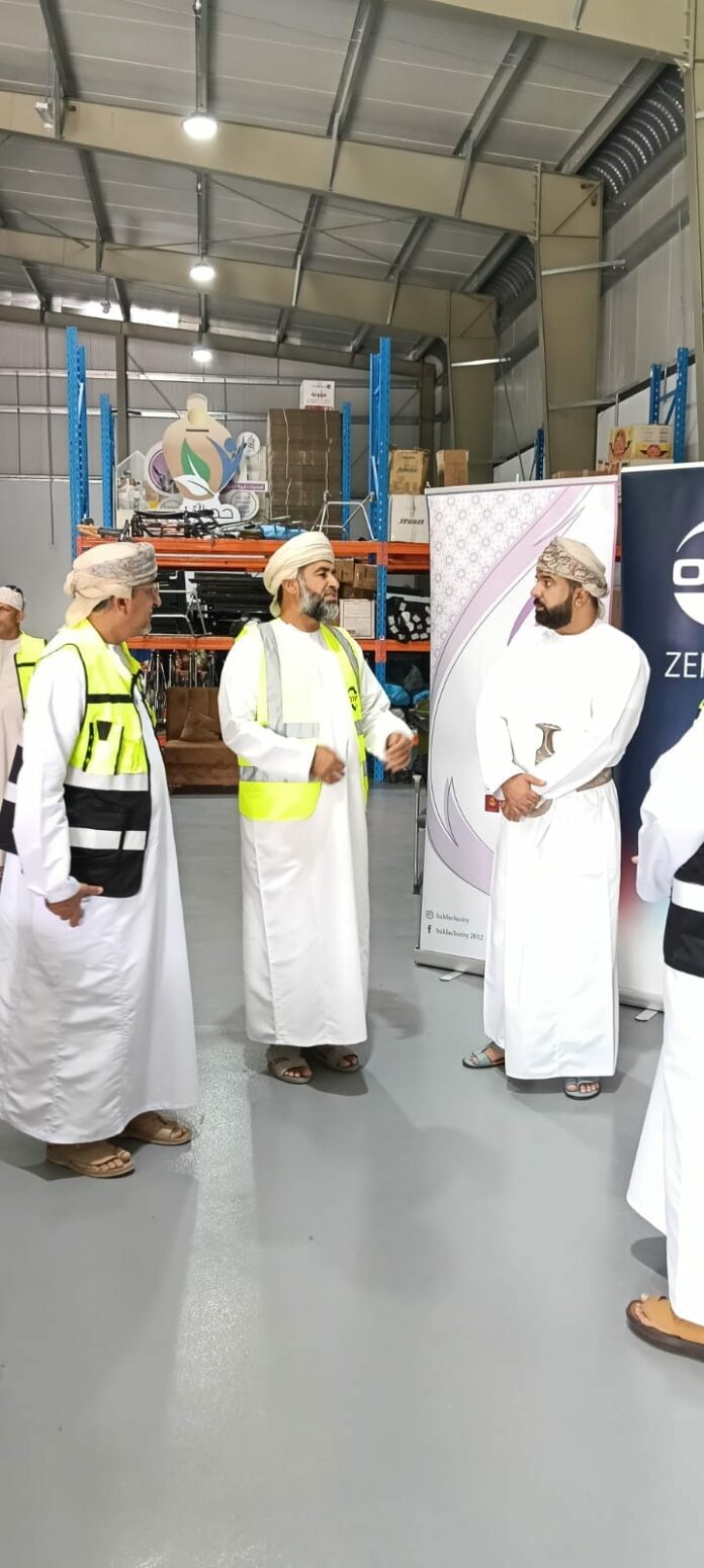 صحيفة اليوم العمانية - جمعية دار العطاء تنفذ مبادرة لتوزيع طرود رمضانية على 200 أسرة ببهلاء