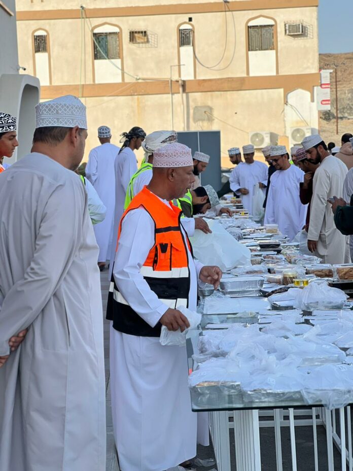 صحيفة اليوم العمانية - الطبق الخيري الحادي عشر يجسد روح التكافل في بهلاء ويعزز مسيرة العطاء المجتمعي