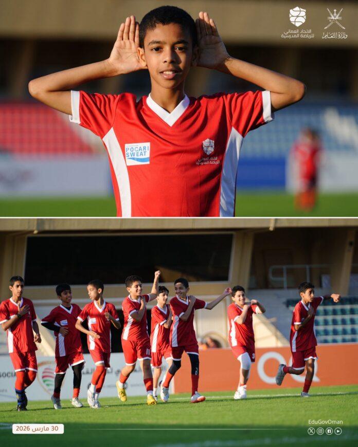 صحيفة اليوم العمانية - تواصل الإثارة في دوري بوكاري سوت المدرسي لكرة القدم