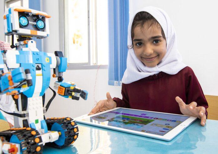 صحيفة اليوم العمانية - تحويل التعليم عن بعد وتفعيل منصات التعليم الإلكتروني في بعض محافظات سلطنة عُمان