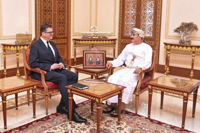 صحيفة اليوم العمانية - وزيرُ المكتب السُّلطاني يستقبل مسؤولًا بريطانيًّا والسّفير السّوري