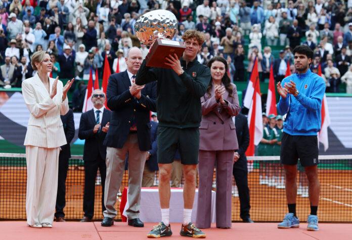 صحيفة اليوم العمانية - الإيطالي سينر يتوّج بلقب مونت كارلو ويستعيد صدارة التصنيف العالمي