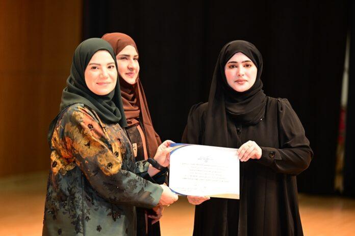 صحيفة اليوم العمانية - تكريم أكثر من 350 مجيدًا في الأنشطة التربوية بتعليمية ظفار