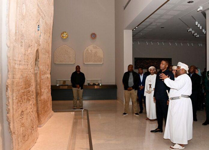 صحيفة اليوم العمانية - رئيس جمهورية بوتسوانا يزور المتحف الوطني