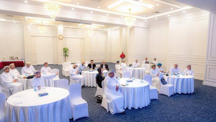 صحيفة اليوم العمانية - غرفة تجارة وصناعة عُمان تناقش اللوائح التنظيمية الجديدة