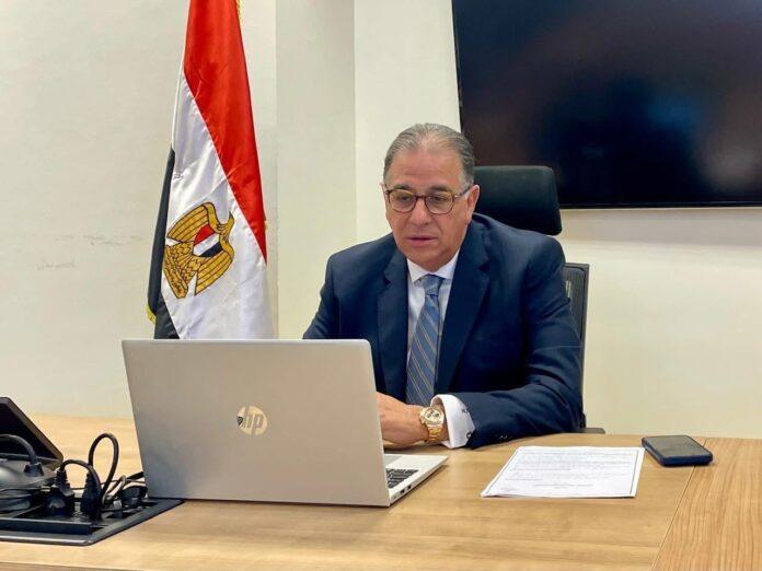 صحيفة اليوم العمانية - نائب وزير الخارجية والتعاون الدولي والمصريين بالخارج يلتقي بأبناء الجالية المصرية في سلطنة عمان