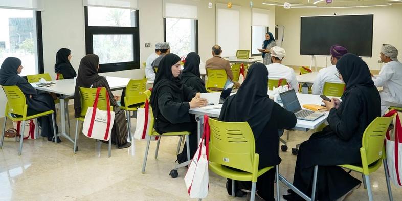 بنك مسقط و”ريادة” يطلقان مبادرات لتمكين المشاريع الصغيرة